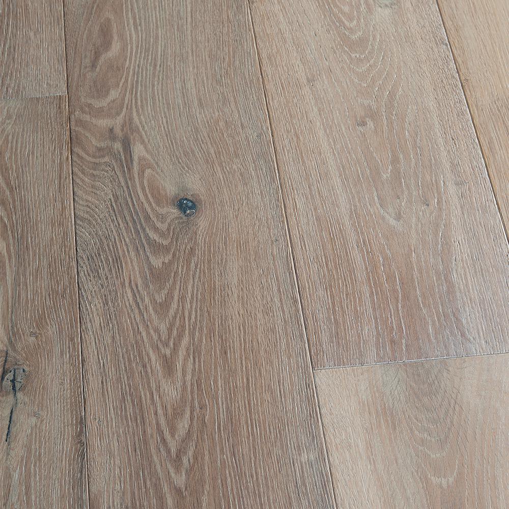 Malibu Wide Plank French Oak Newport 1 2 In T X 7 1 2 In Wide X Varying Length Engineered Hardwood Flooring 932 80 Sq Ft Pallet Hdmrtg289efp The Home Depot