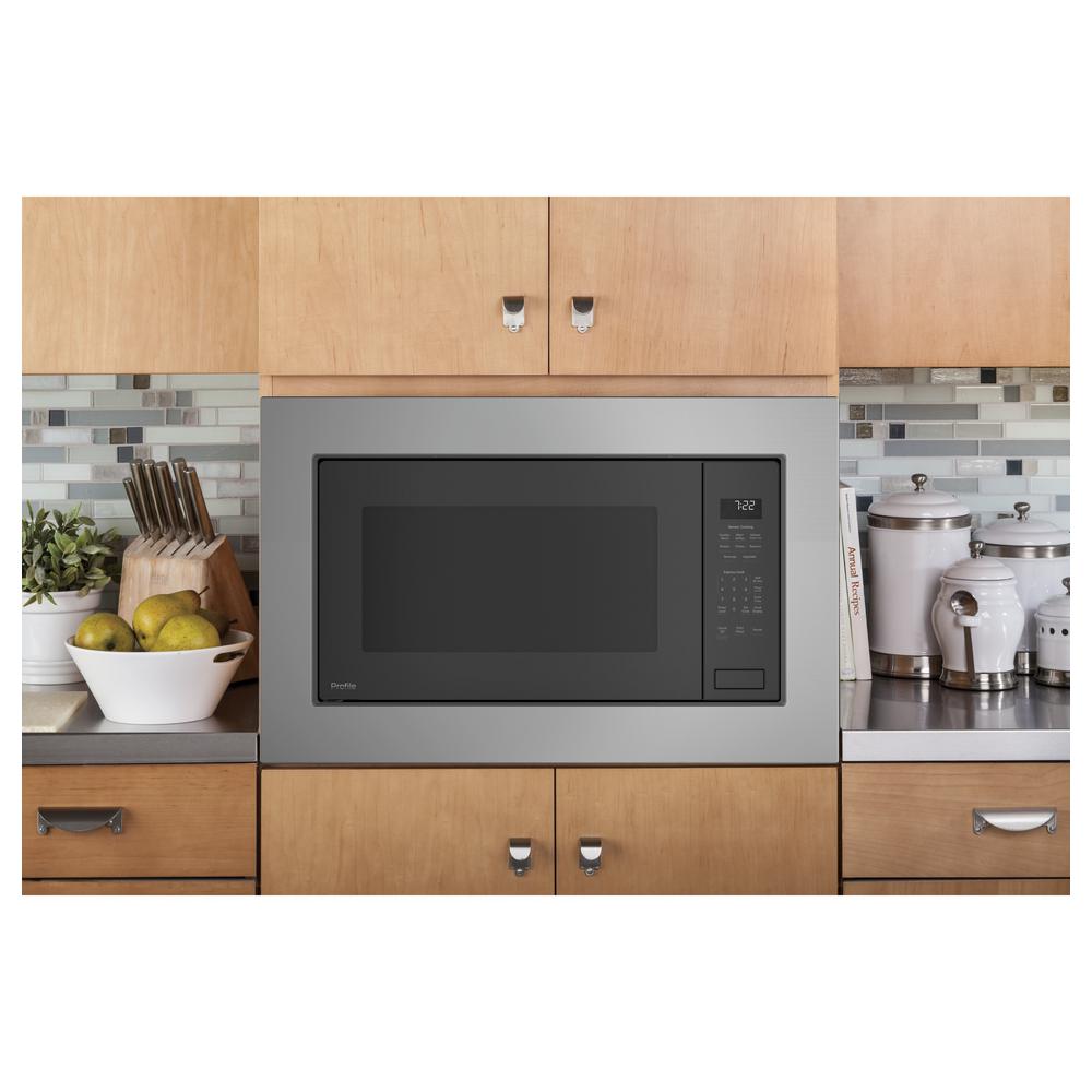 Ge Profile 2 2 Cu Ft Countertop Microwave In White With Sensor