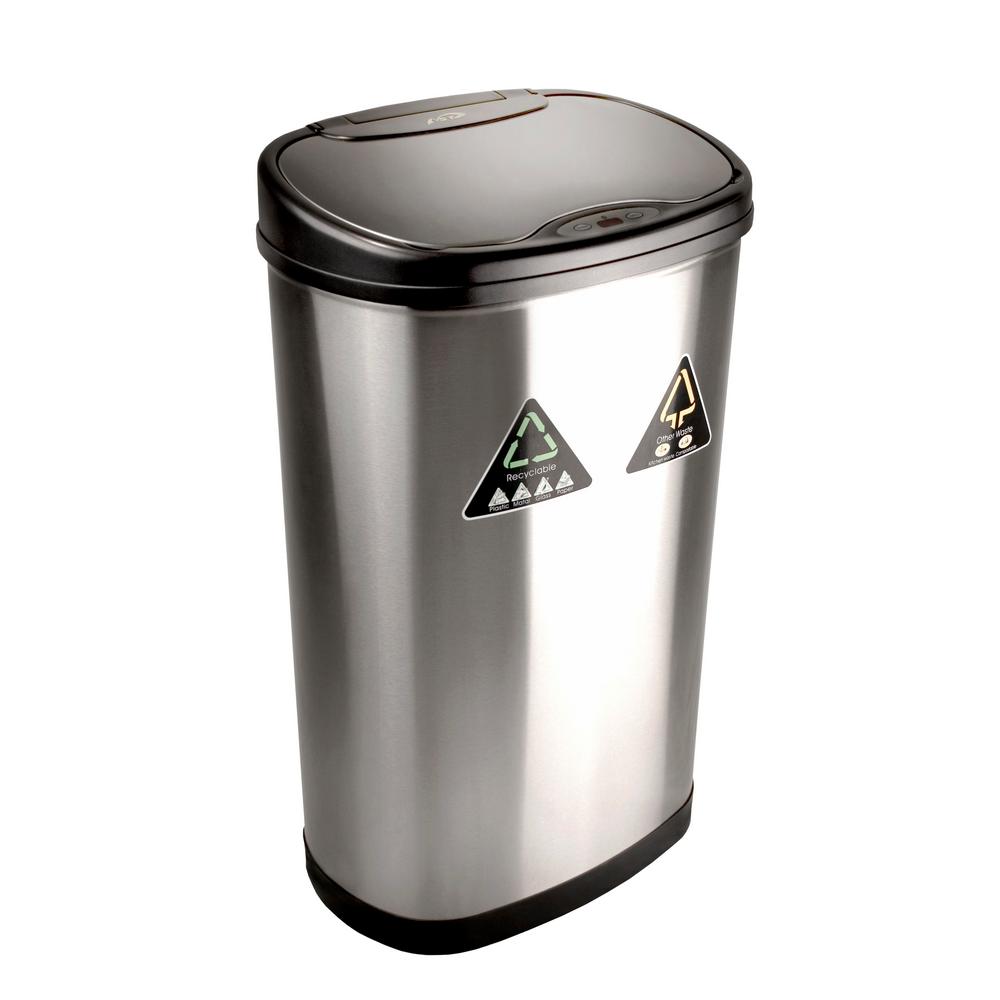 trash can with automatic lid