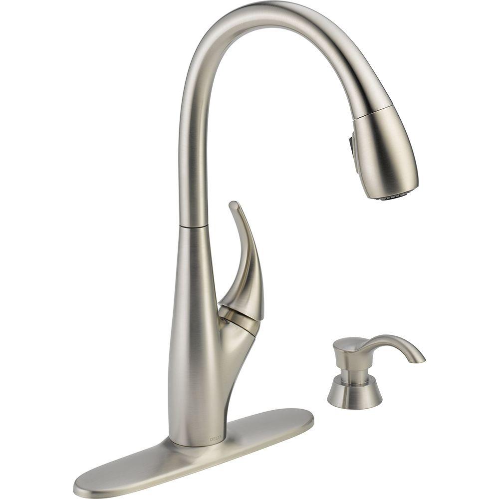 Delta DeLuca Single-Handle Pull-Down Sprayer Kitchen Faucet with ...