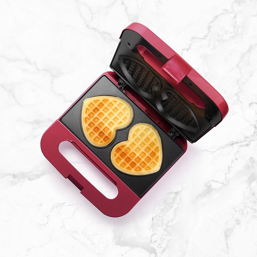 HOLSTEIN HOUSEWARES 750 W Red/Stainless Steel Heart Shaped Waffle Maker