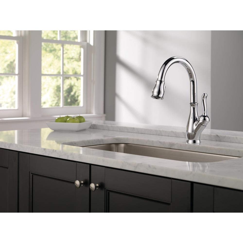 Delta Leland Single Handle Pull Down Sprayer Kitchen Faucet With