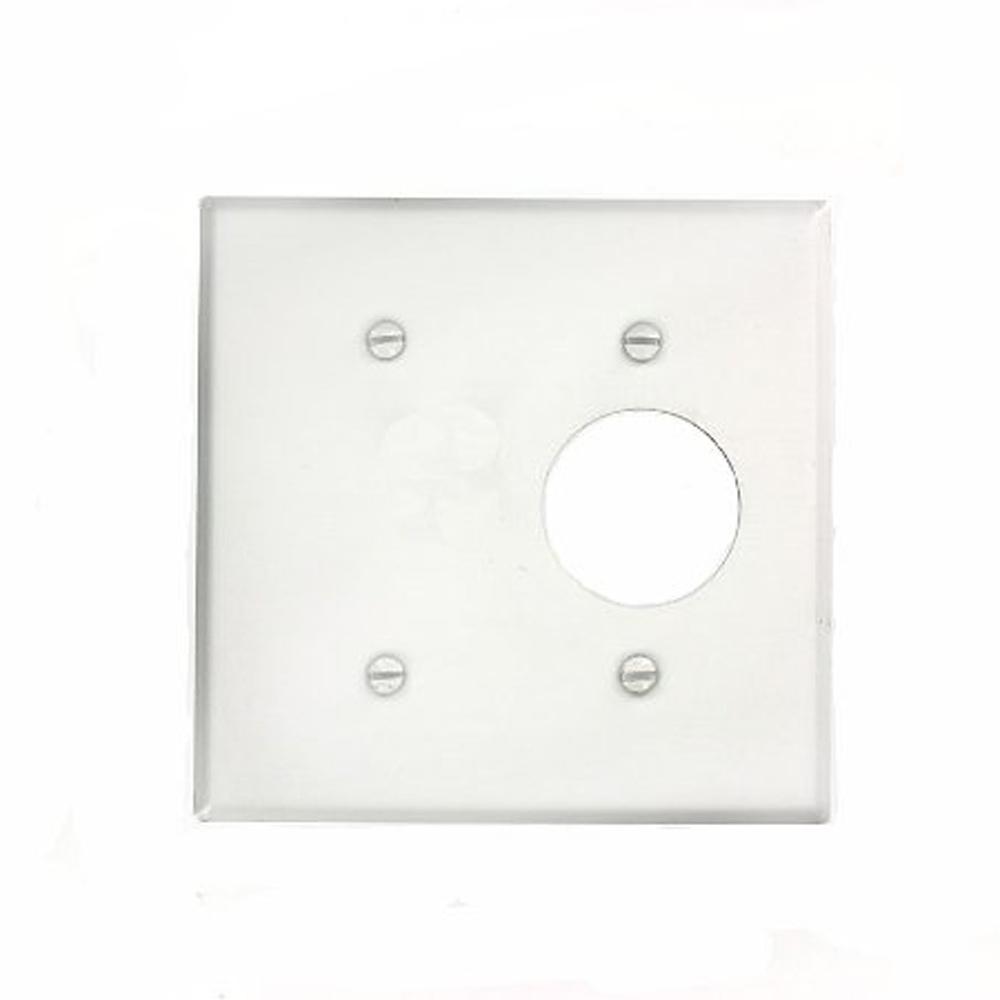 Leviton 2Gang Standard Size 1Single Receptacle 1 No Device Blank