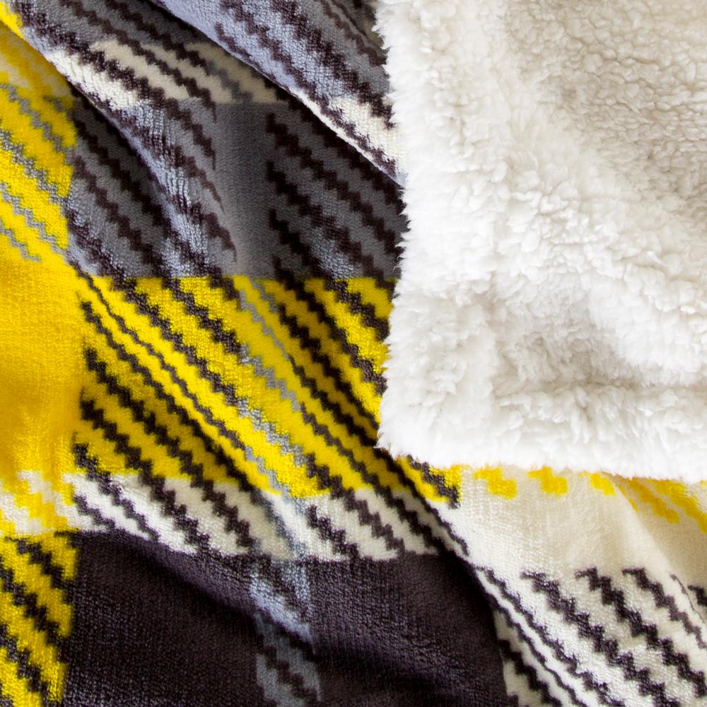 Lavish Home Yellow and Grey Plaid Fleece Sherpa Throw6100004BL The