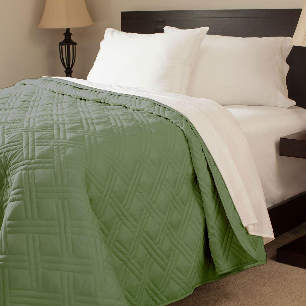 Lavish Home Solid Color Green King Bed Quilt6640KG The Home Depot