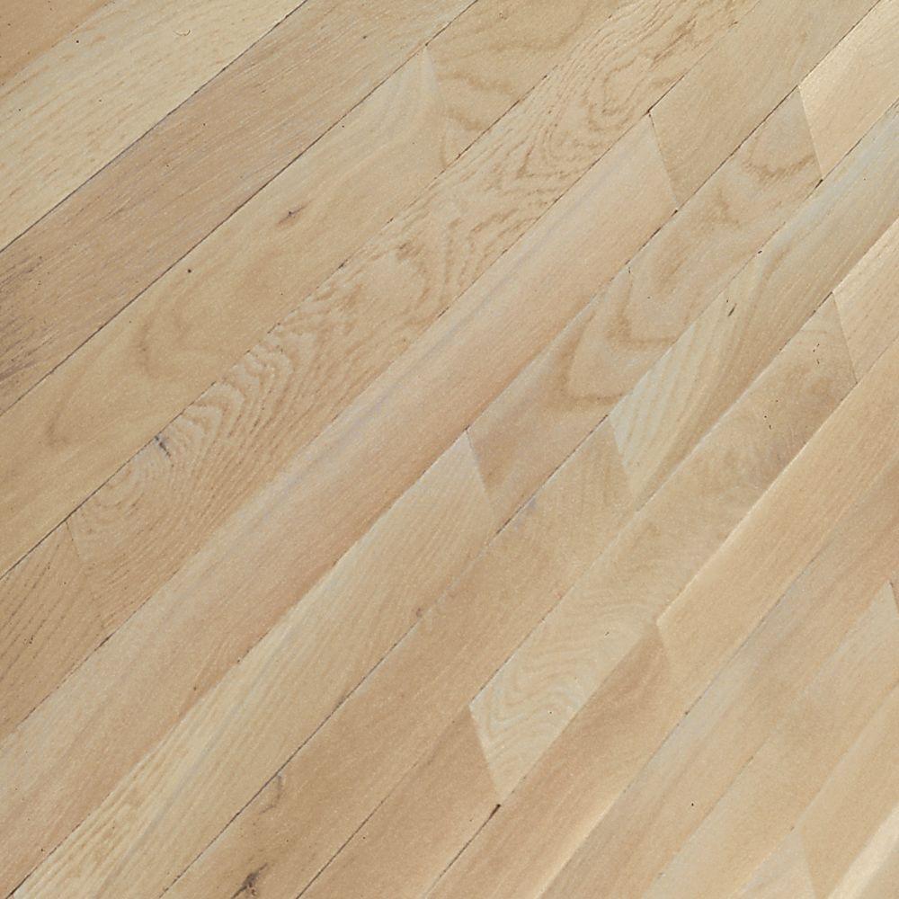 Bruce American Originals Tinted Tea Oak 3/4 in T x 2-1/4 in W x Bruce American Originals Tinted Tea Oak 3/4 in T x 2-1/4 in W x