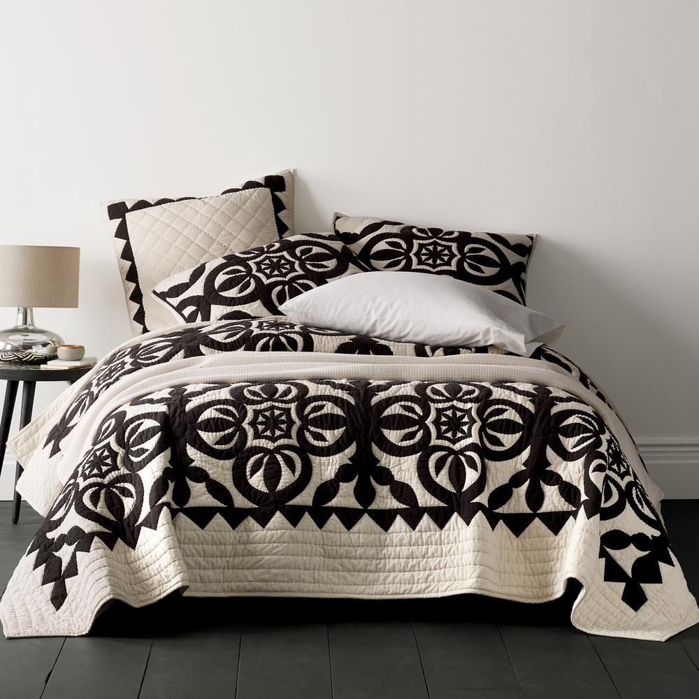 The Company Store Castleton Cotton King Quilt In White Black