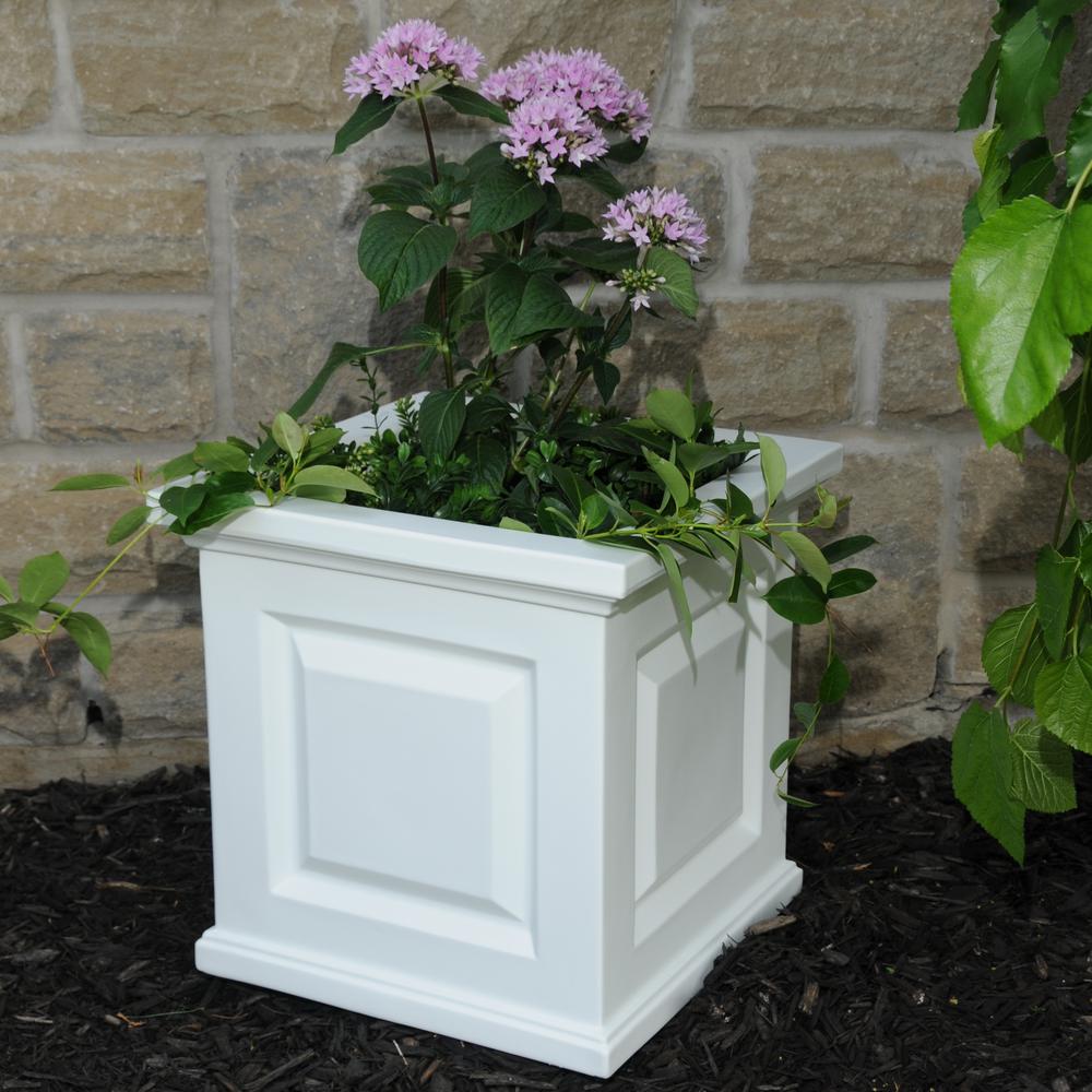 Mayne Self Watering Nantucket 16 In Square White Plastic Planter Square White Plastic Planter