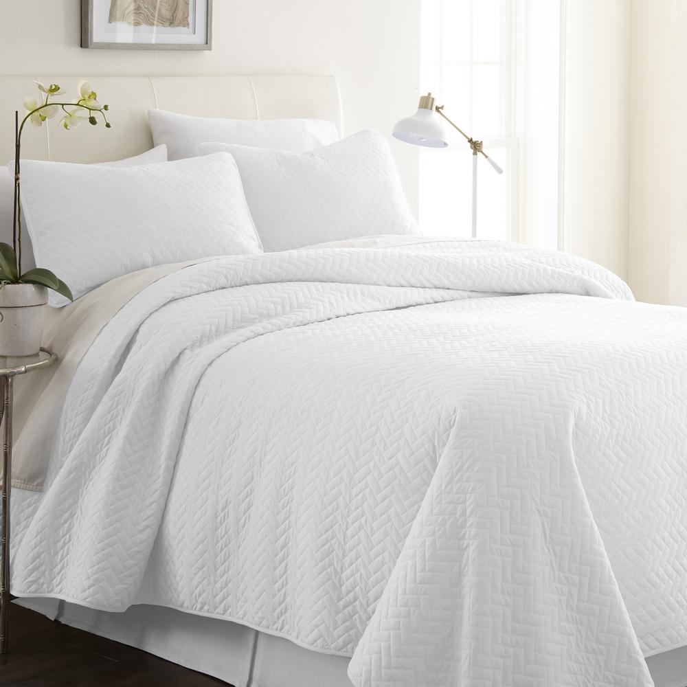 Becky Cameron Herring White Twin Performance Quilted Coverlet Set