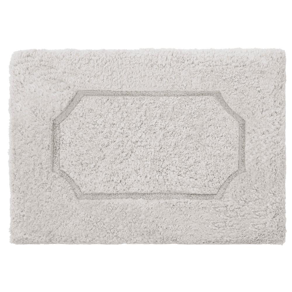 Bath Fusion Cameron 18 in. W x 30 in. L Bath Rug Set and 72 in. W x 72