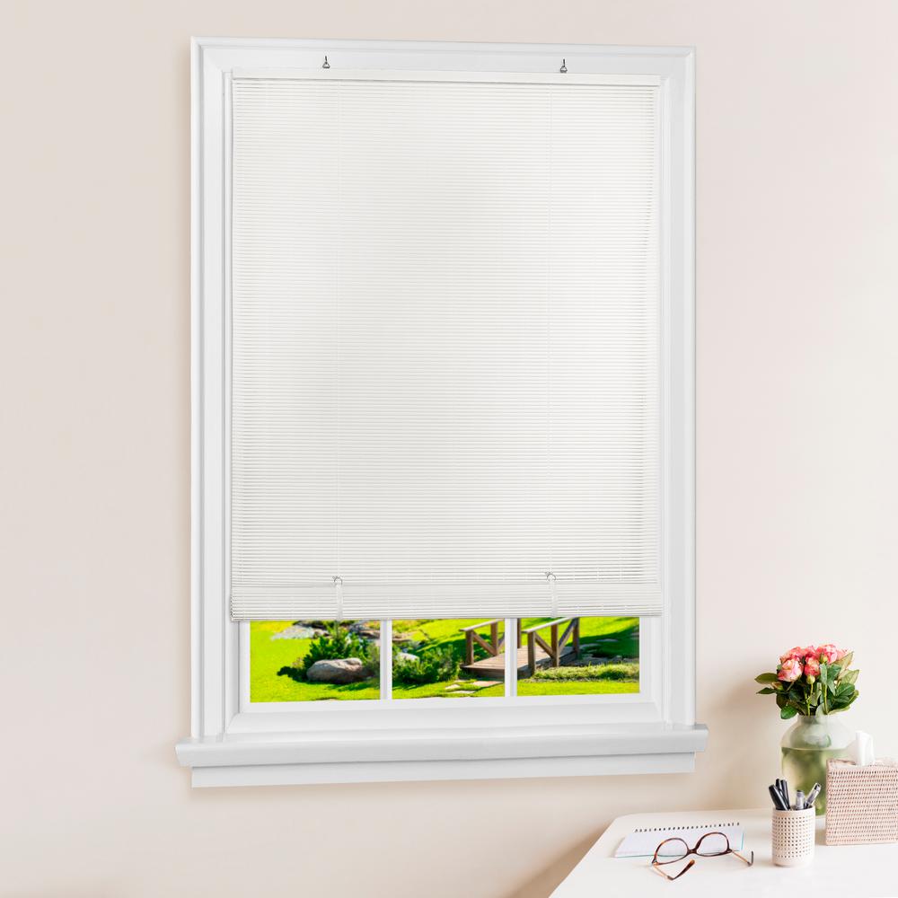 https://images.homedepot-static.com/productImages/c671961a-2207-42bb-bd5e-349fe0ee0b9a/svn/white-achim-vinyl-mini-blinds-soco72wh06-64_1000.jpg