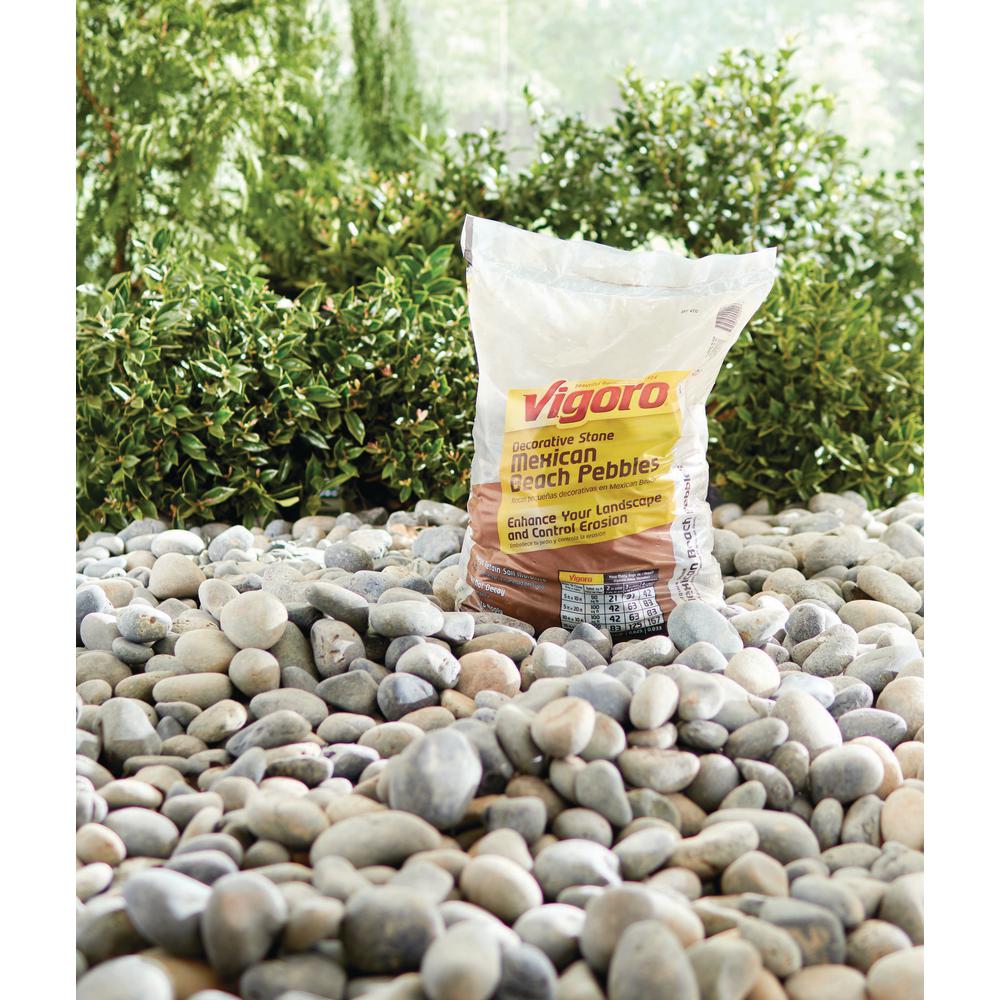 Vigoro 0 5 Cu Ft Bagged Mexican Beach Pebbles 470938 The Home