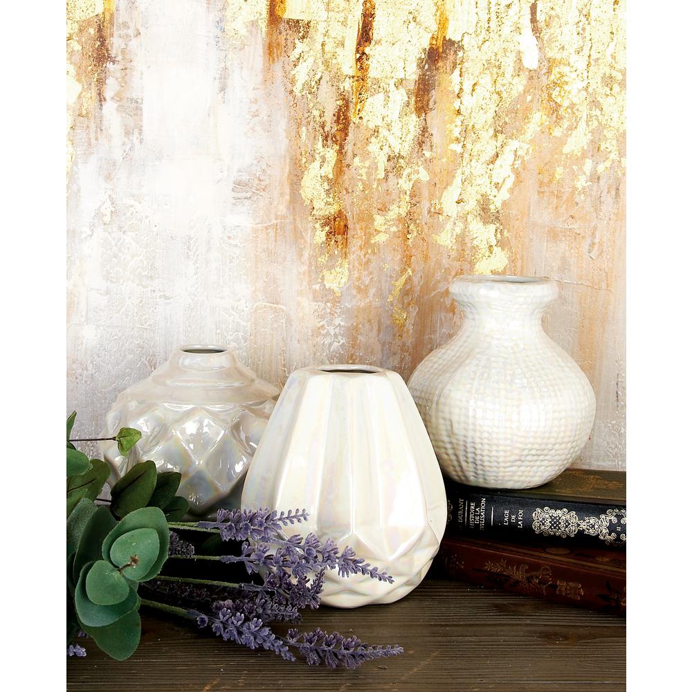 Cosmoliving By Cosmopolitan Pearlescent Ivory Ceramic Decorative