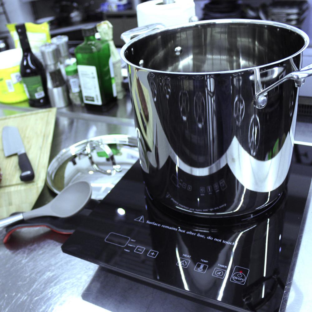 Berghoff Earthchef Premium 10 Qt Stainless Steel Stock Pot With Lid 2211707 The Home Depot