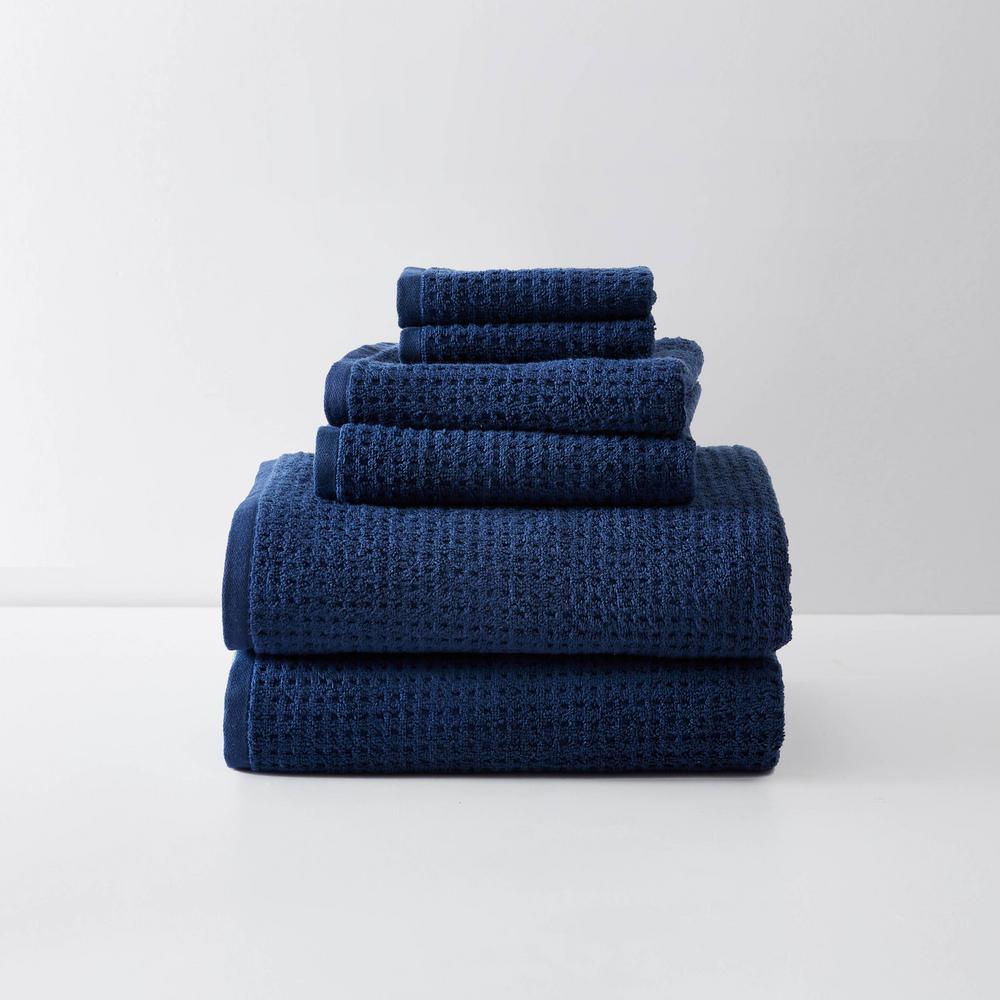 dark blue towels