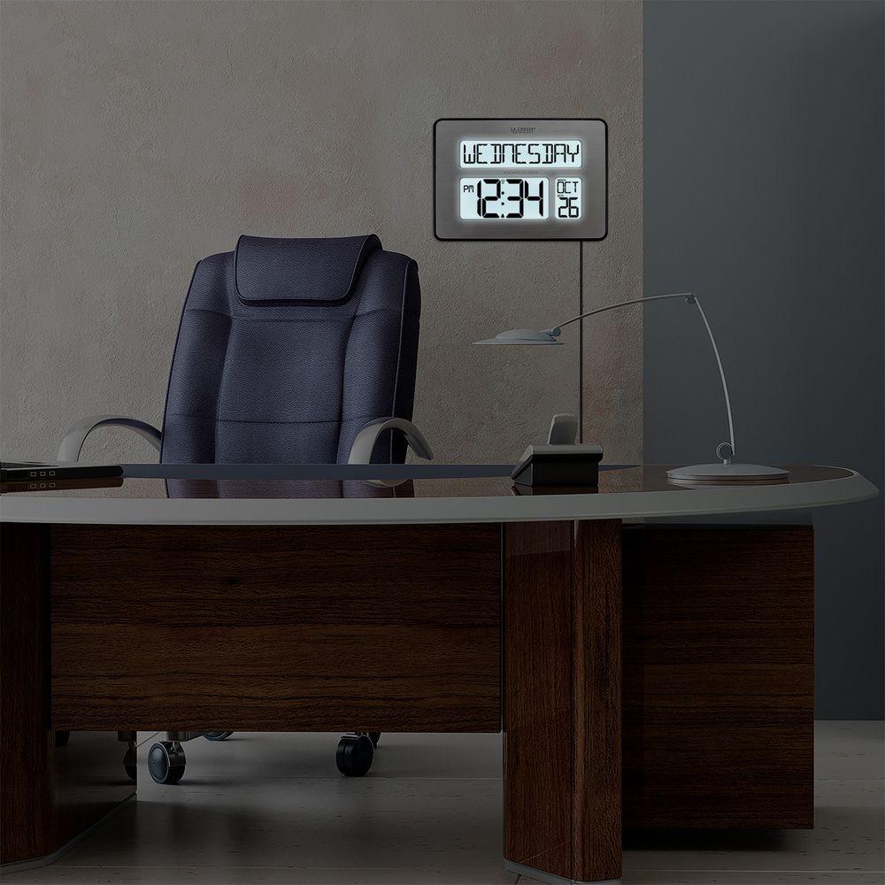La Crosse Technology Backlight Atomic Full Calendar Digital Clock Atomic Full Calendar Digital Clock