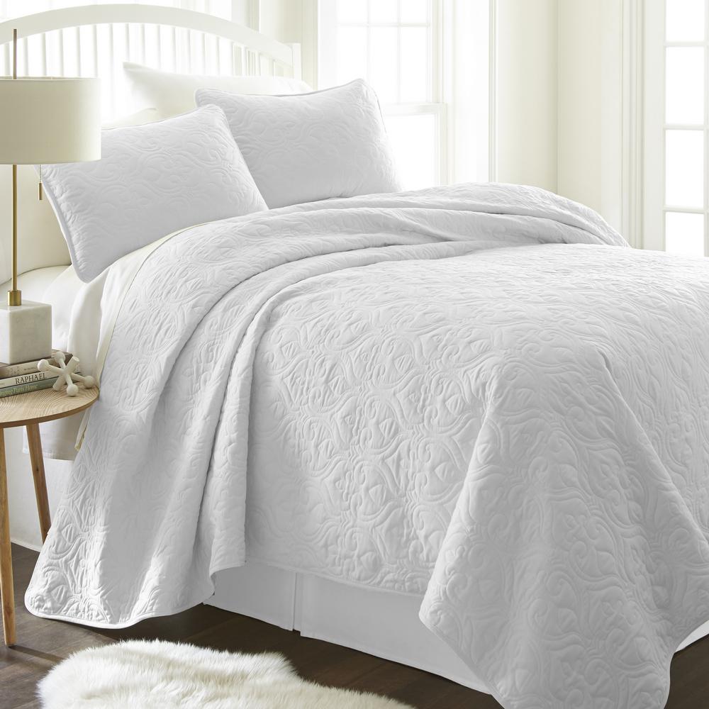 Becky Cameron Damask Ivory Queen Performance Quilted Coverlet Set