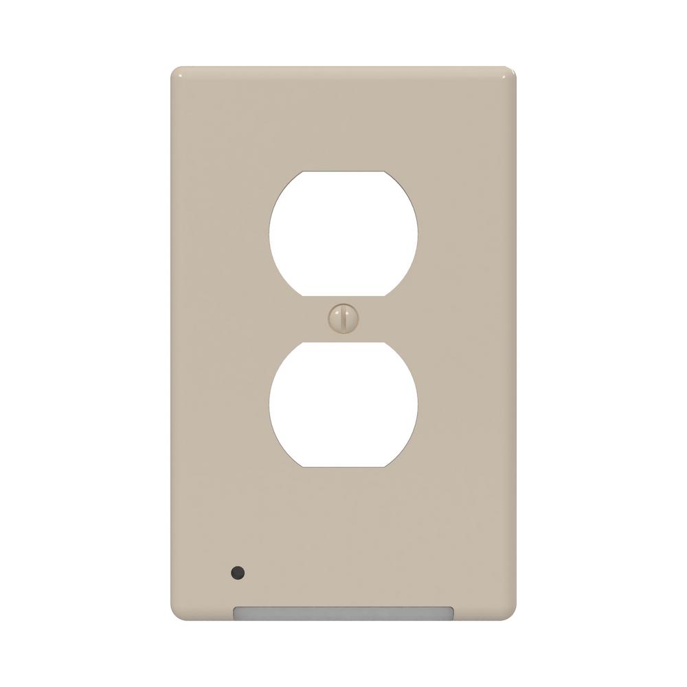 GLOCOVER GloCover 1Gang Duplex Plastic Wall Plate with Buitin