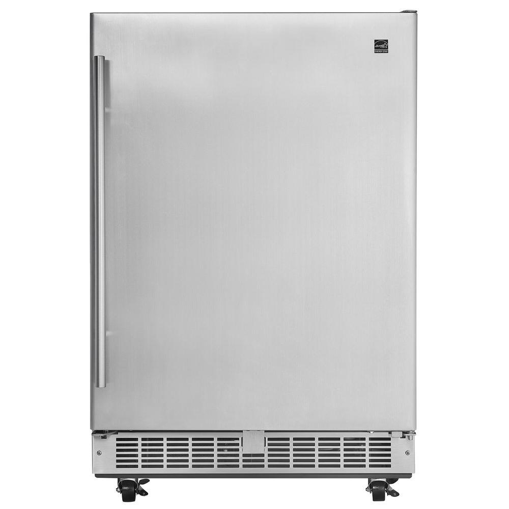Silhouette Professional 5.5 cu. ft. Outdoor Rated Mini Refrigerator in ...