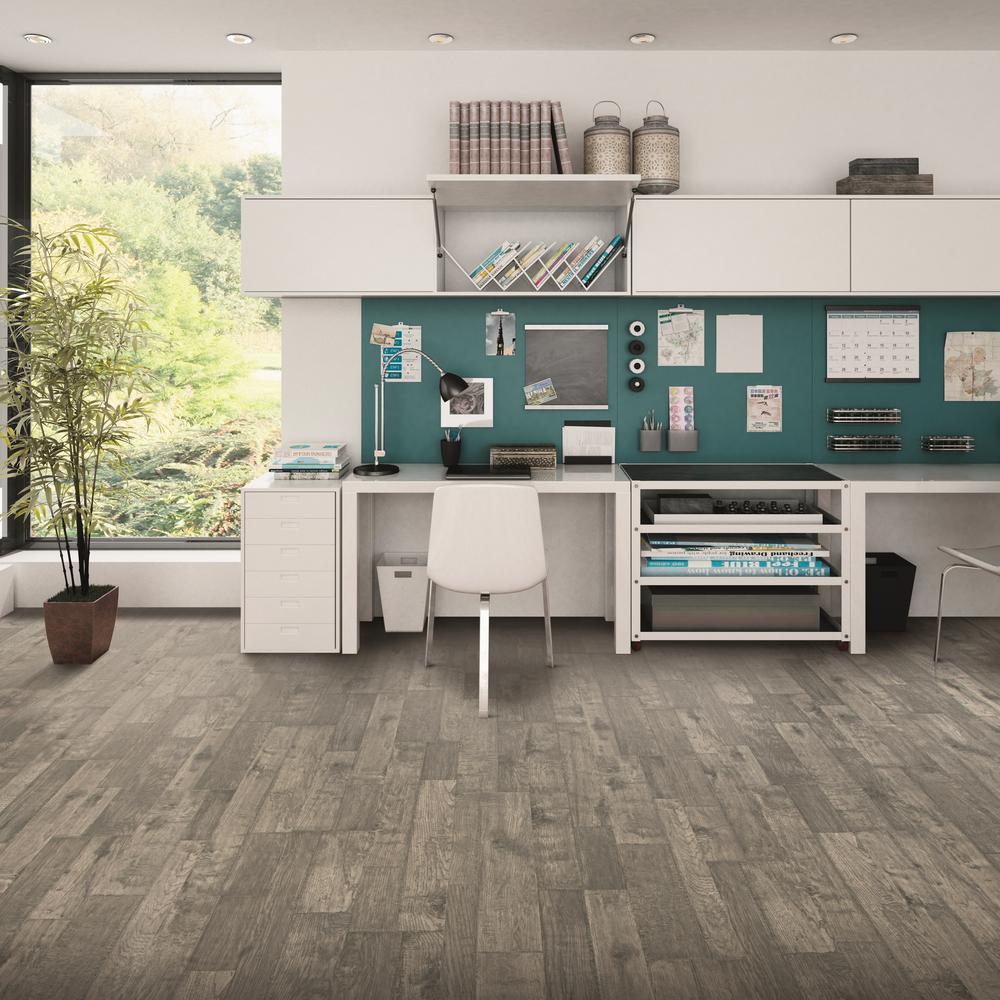 Pergo Take Home Sample Outlast Natural Spalted Maple Laminate Outlast Natural Spalted Maple Laminate