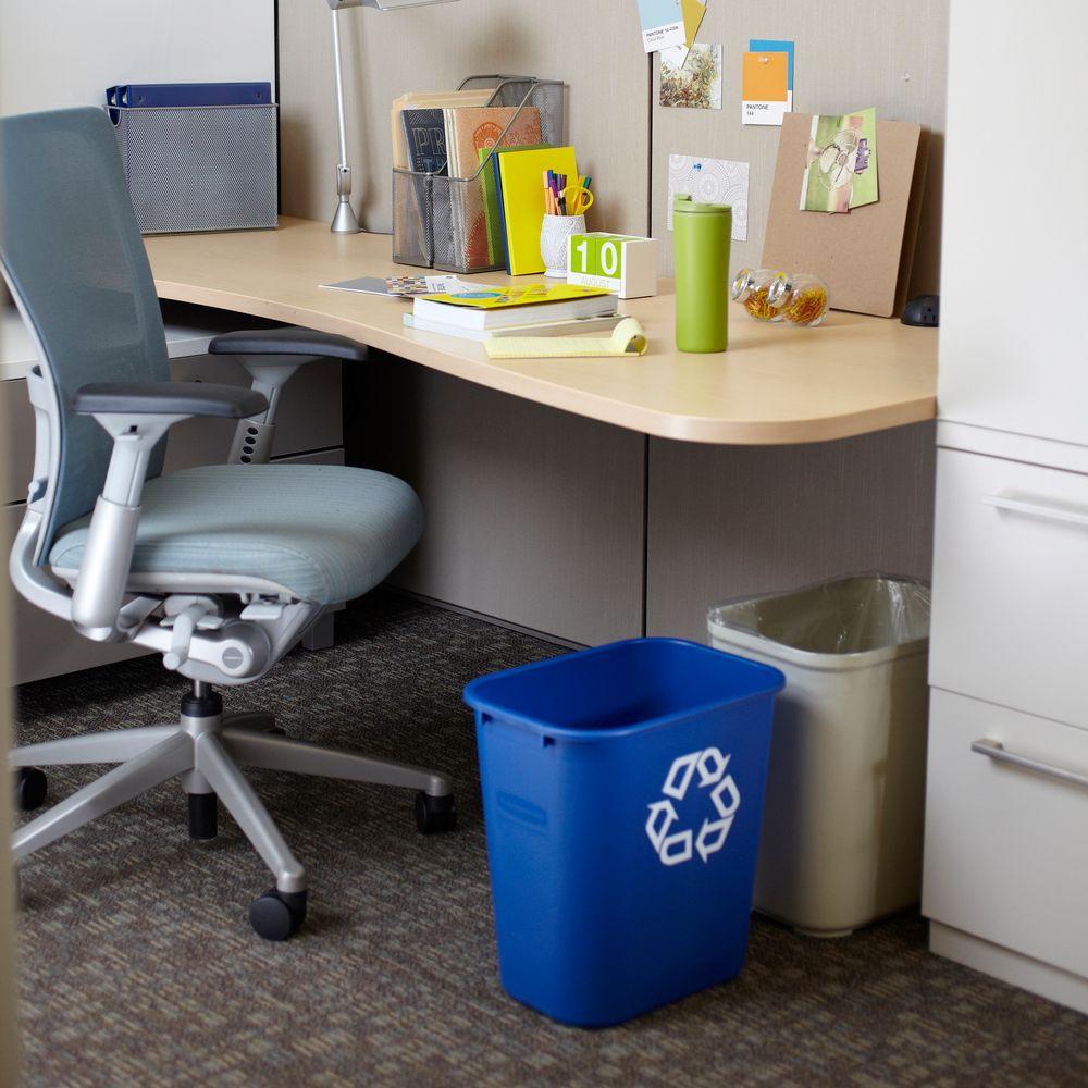 Rubbermaid Commercial Products 7 Gal Deskside Recycling Trash