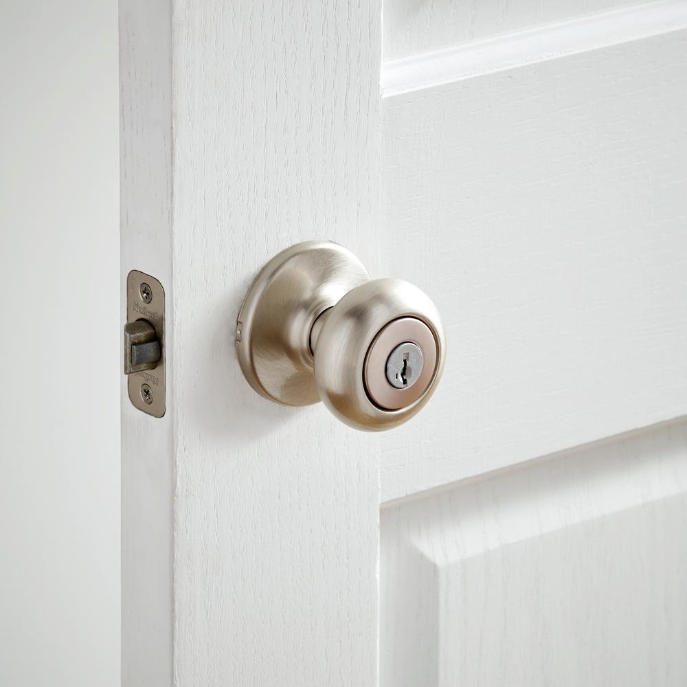 Kwikset Cove Satin Nickel Keyed Entry Door Knob Featuring Smartkey