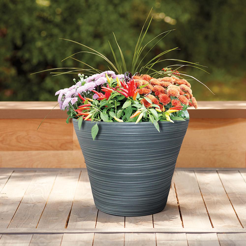southern patio - plant pots - planters - the home depot