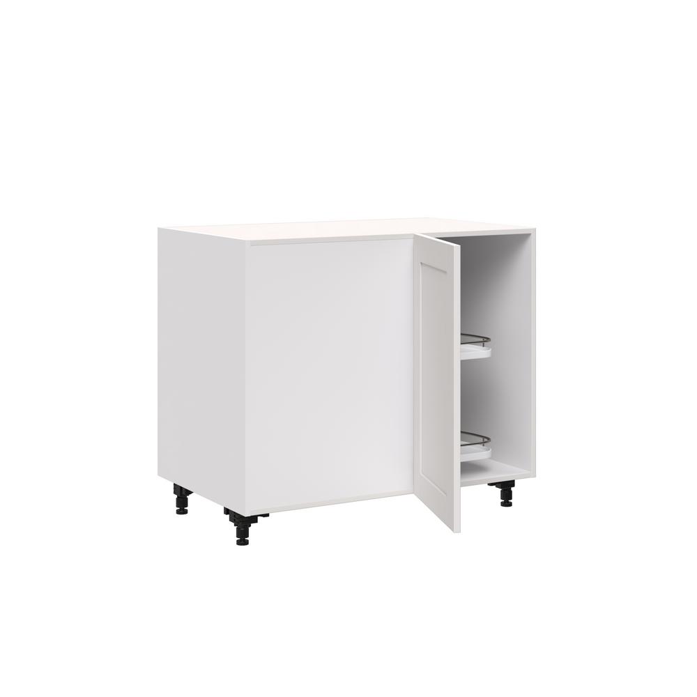 J Collection Shaker Assembled 39x34 5x24 In Blind Corner Base Cabinet With Lemans Pull Out Accessory In Vanilla White Bbcl39lc Ws The Home Depot