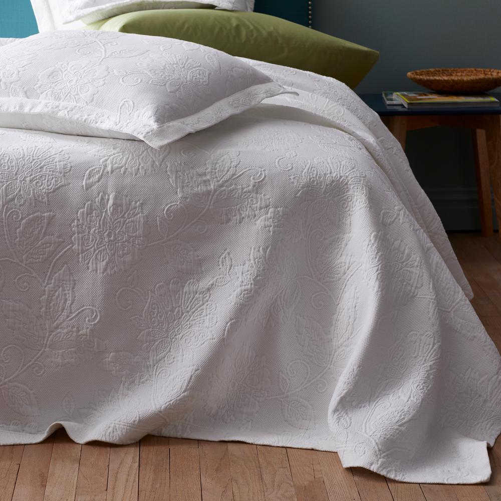 The Company Store Putnam Matelasse White Queen Coverlet 50170QQWHITE