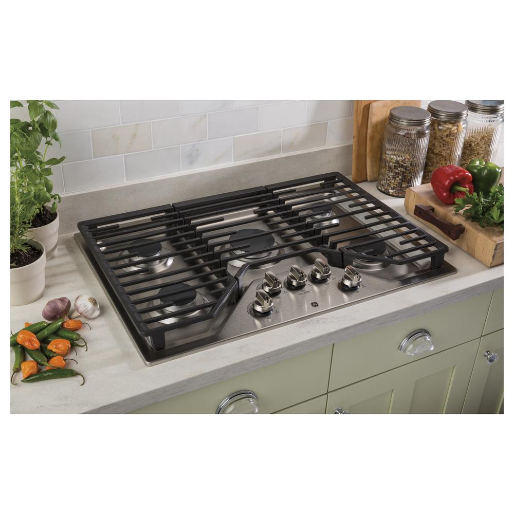 Ge 30 In Gas Cooktop In Stainless Steel With 5 Burners Including