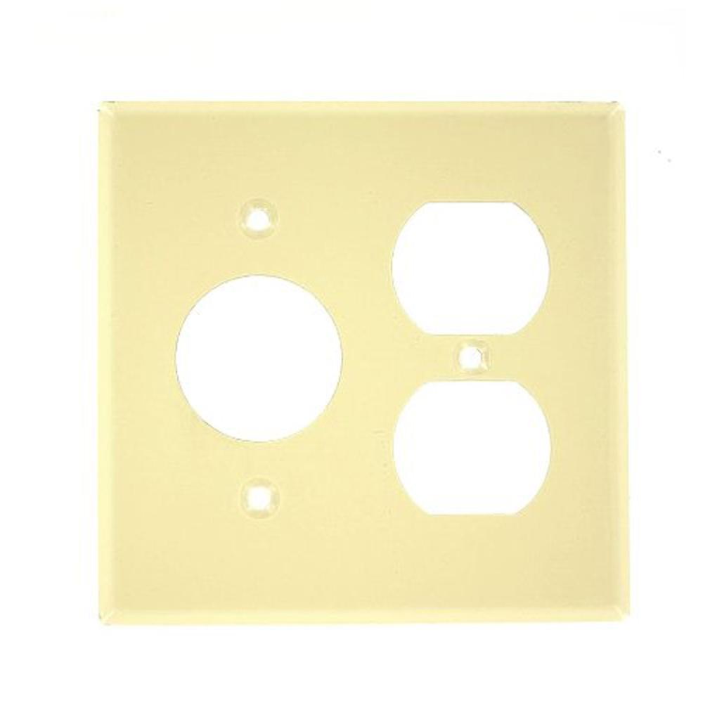Leviton 1Gang Midway Size 2Duplex Receptacles Plastic Wall Plate in