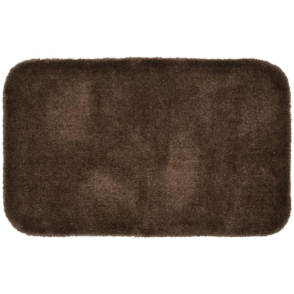 https://images.homedepot-static.com/productImages/e57dd334-dfce-42eb-81c9-14d99ca2bb70/svn/chocolate-garland-rug-bath-mats-pre-2440-14-64_1000.jpg