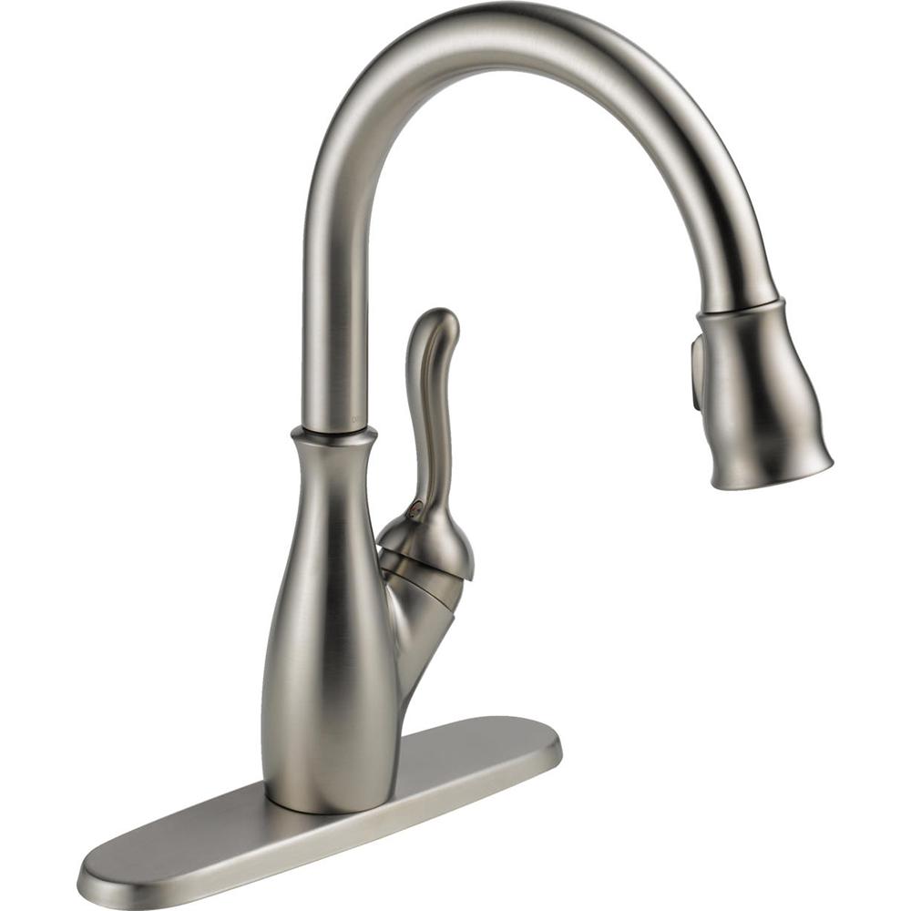 Delta Leland Single Handle Pull Down Sprayer Kitchen Faucet In