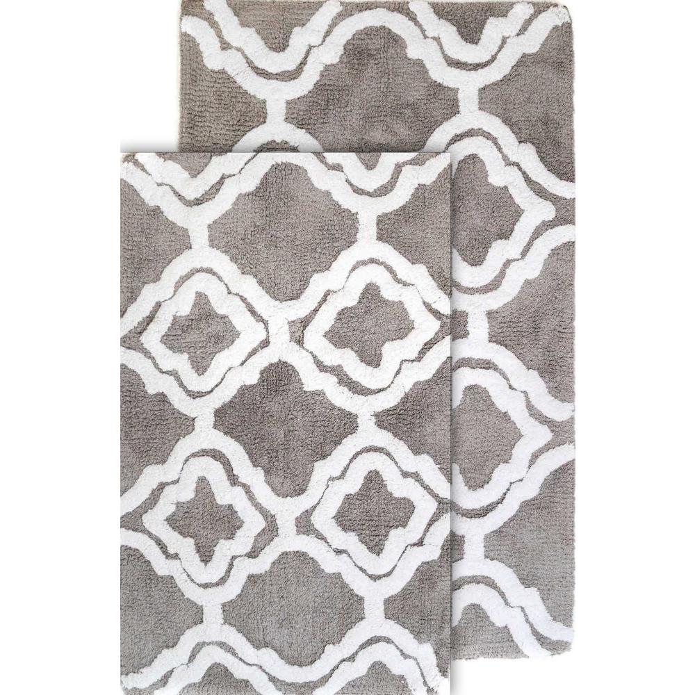 Chesapeake Merchandising Double Quatrefoil Lunar Grey 2 Ft X 3 Ft