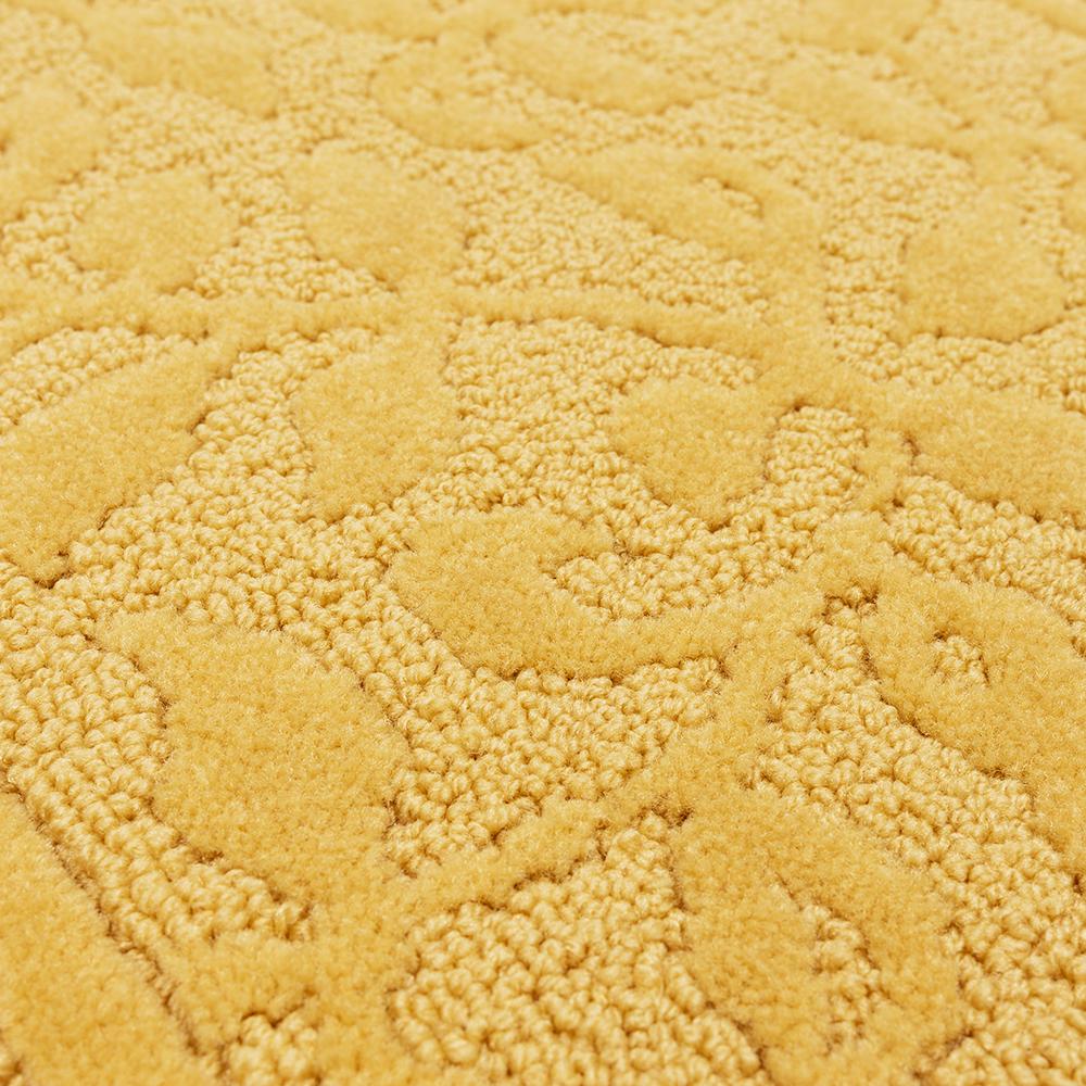 Mohawk Home Wellington 48 In X Nylon Bath Rug Gold