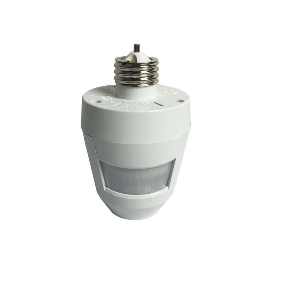 Woods 360 Degree Motion Activated Light Socket Control White 50065 Woods 360 Degree Motion Activated Light Socket Control White