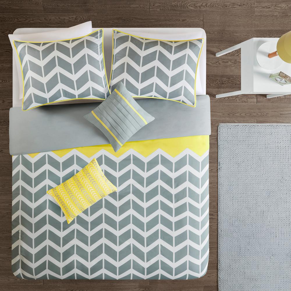 Intelligent Design Laila 4 Piece Yellow Twin Xl Geometric Duvet Laila 4 Piece Yellow Twin Xl Geometric Duvet Cover Set