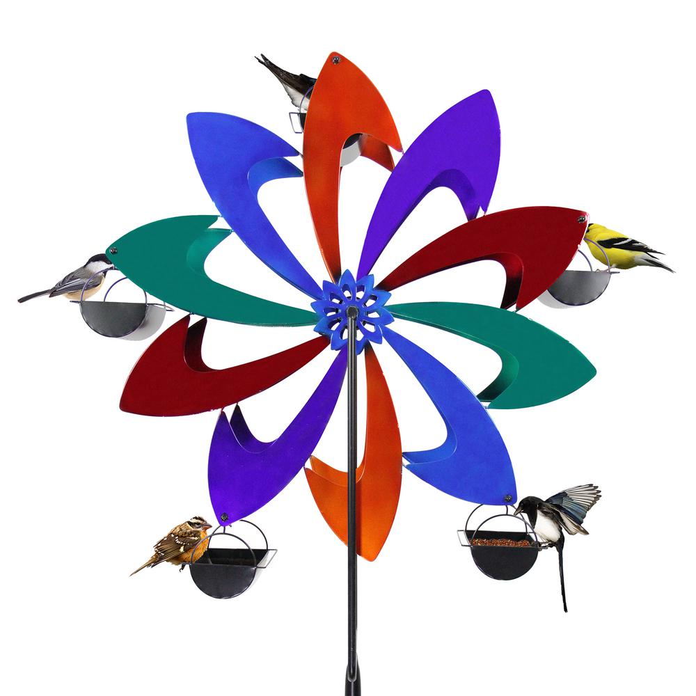 Spinning bird feeder