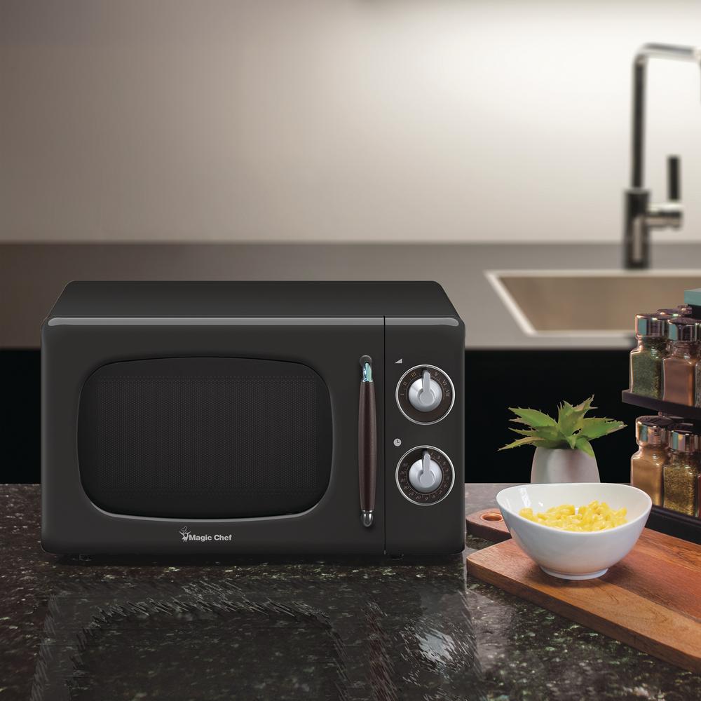 Magic Chef Retro 0.7 cu. ft. Countertop Microwave in BlackMCD770CB