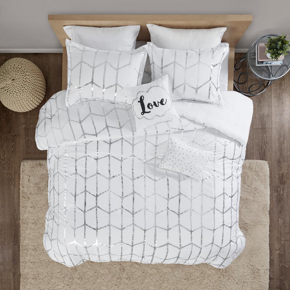 Intelligent Design Khloe 4 Piece White Silver Twin Xl Metallic Printed Duvet Cover Set Id12 1820 The Home Depot Intelligent Design Khloe 4 Piece White, Silver And White Bedding Sets