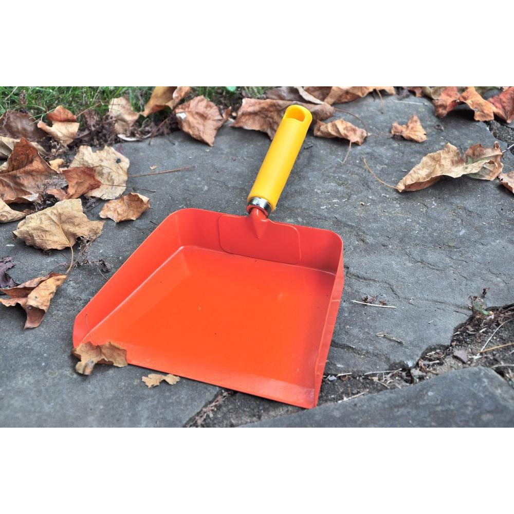 toddler dustpan and brush