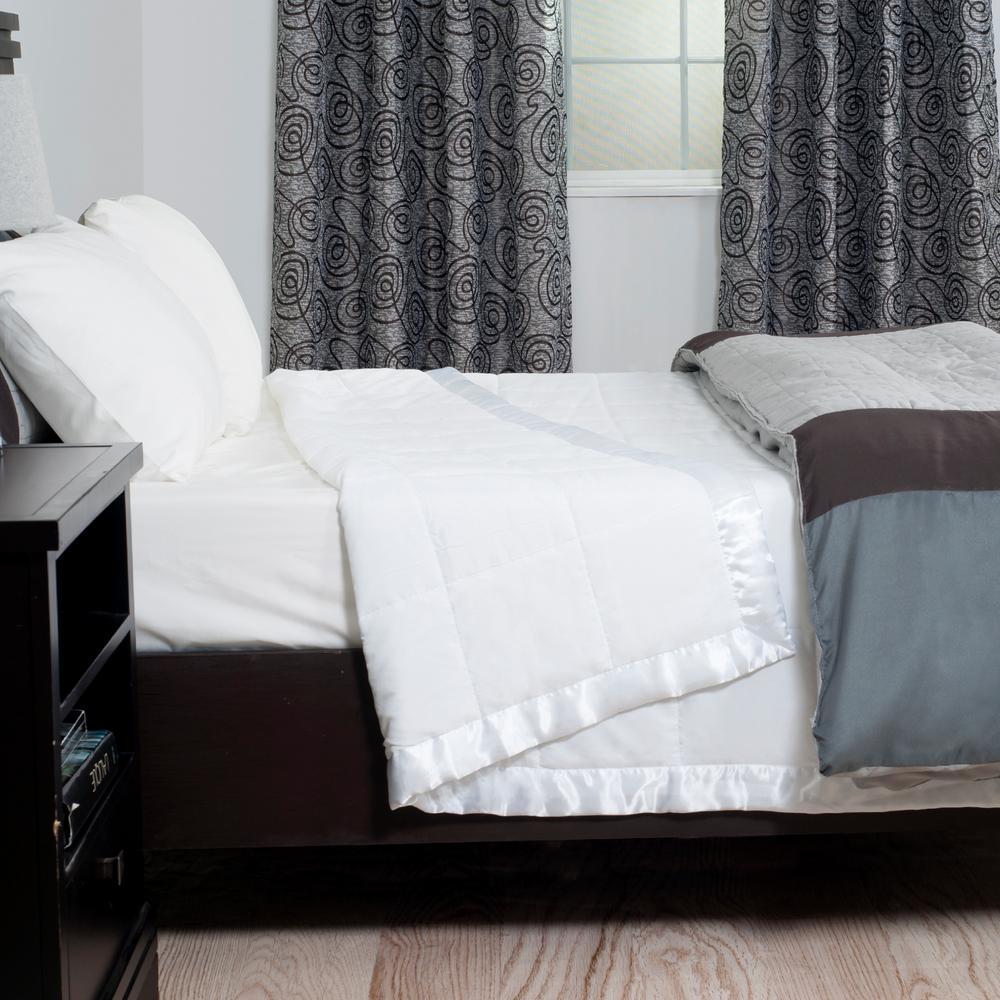 Pratt Retail Specialties 72 in. x 80 in. Moving Blanket7007004 The