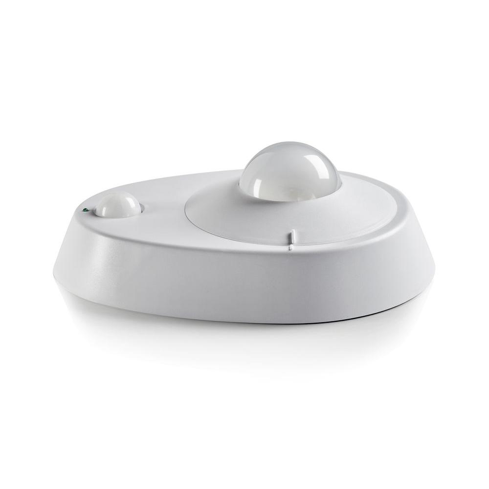 Leviton 8.7Watt 120VAC 60Hz White LED Lamp Holder with Occupancy